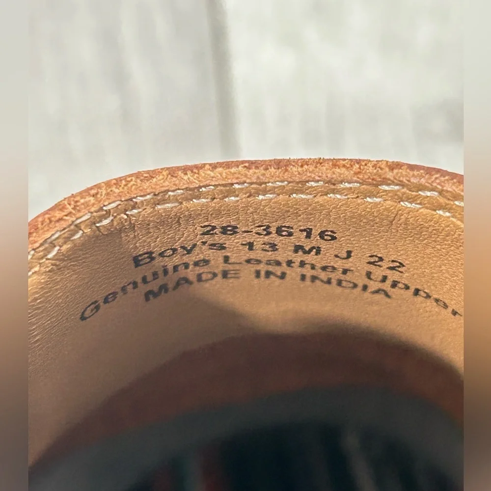 Johnston & Murphy Boys size 13